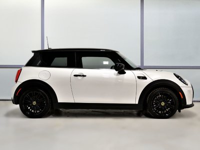 MINI 3 Door  2024 à St-Bruno, Québec