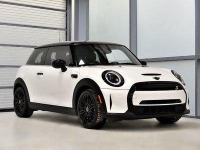 MINI 3 Door  2024 à St-Bruno, Québec