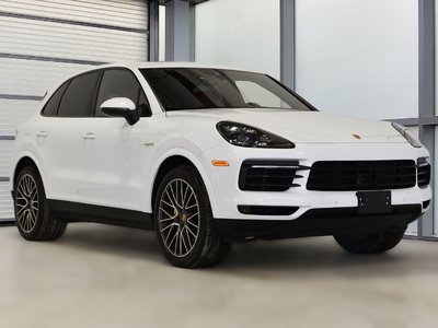 Porsche CAYENNE E-HYBRID  2023 à St-Bruno, Québec