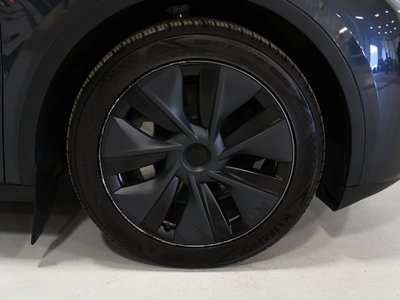 2024 Tesla Model Y in St-Bruno, Quebec