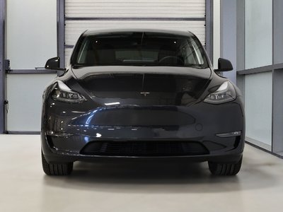 2024 Tesla Model Y in St-Bruno, Quebec