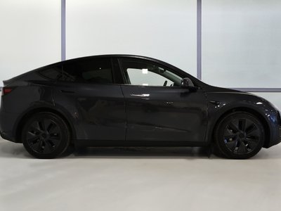 2024 Tesla Model Y in St-Bruno, Quebec