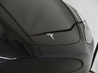 2024 Tesla Model Y in St-Bruno, Quebec