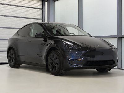 2024 Tesla Model Y in St-Bruno, Quebec