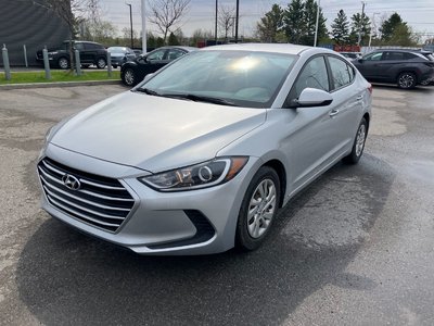 Hyundai Elantra LE - AUTOMATIQUE - SIÈGES CHAUFFANTS - LOW MILEAGE 2017 NOUVELLE ARRIVAGE - A/C - JAMAIS ACCIDENTÉ - TRÈS BONNE CONDITION