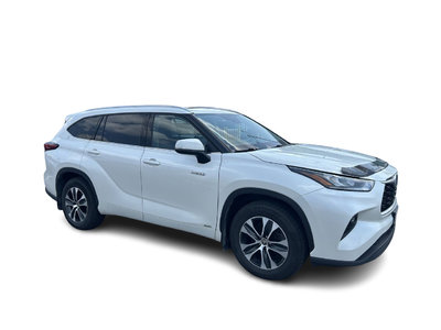 2021 Toyota Highlander hybrid in Barrie, Ontario