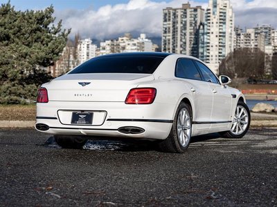 Bentley Flying Spur  2022 à Vancouver, Colombie-Britannique