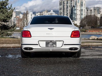 Bentley Flying Spur  2022 à Vancouver, Colombie-Britannique