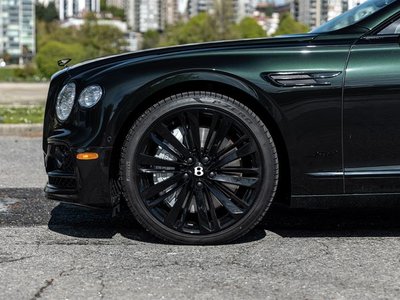 Bentley Flying Spur  2024 à Vancouver, Colombie-Britannique
