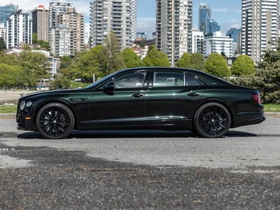 Bentley Flying Spur  2024 à Vancouver, Colombie-Britannique