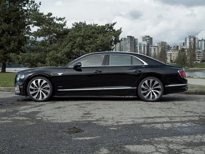 Bentley Flying Spur  2024 à Vancouver, Colombie-Britannique