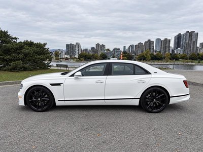 Bentley Flying Spur  2024 à Vancouver, Colombie-Britannique