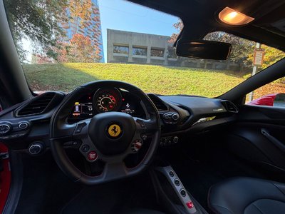 Ferrari 488 GTB  2018 à Vancouver, Colombie-Britannique