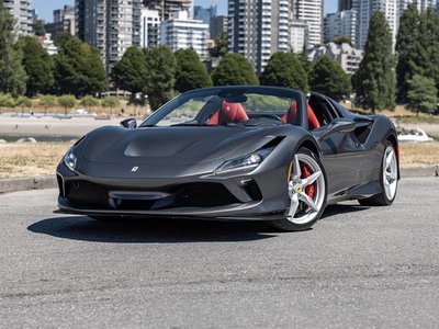 Ferrari F8  2021 à Vancouver, Colombie-Britannique
