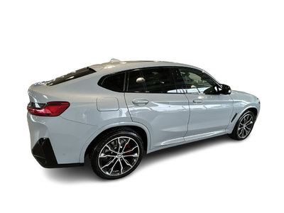 2022 BMW X4 in Aurora, Ontario