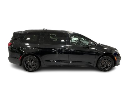 2022 Chrysler Pacifica in Aurora, Ontario
