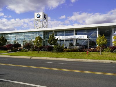 BMW X1 xDrive28i 2023 Premium Enhanced Package