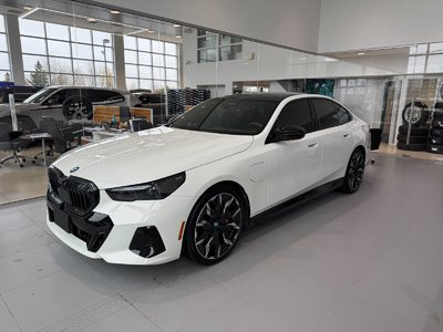 BMW 5 Series 550e xDrive 2025 Bas kilométrage | Groupe de luxe avancé