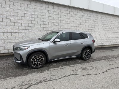 BMW X1 xDrive28i 2023 X Line package | Attache remorque