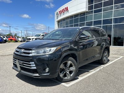 2019 Toyota Highlander hybrid in Bolton, Ontario