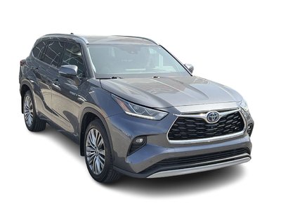 2021 Toyota Highlander Hybrid in Bolton, Ontario