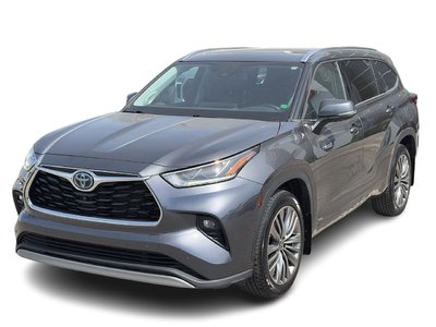 2021 Toyota Highlander Hybrid in Bolton, Ontario