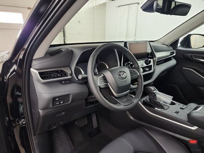 Toyota Highlander hybrid  2025 à Bolton, Ontario