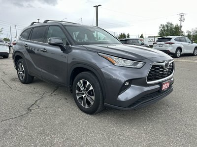2021 Toyota Highlander in Bolton, Ontario