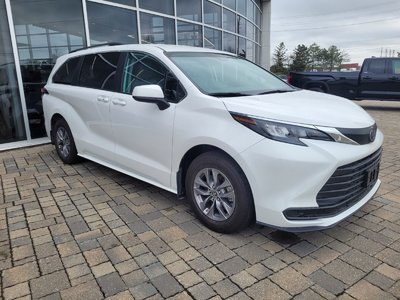 Toyota Sienna Hybrid  2024 à Bolton, Ontario