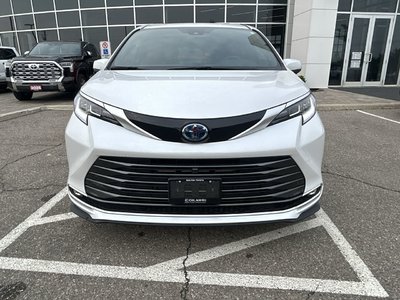 2025 Toyota Sienna Hybrid in Bolton, Ontario