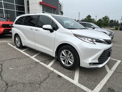 2025 Toyota Sienna Hybrid in Bolton, Ontario