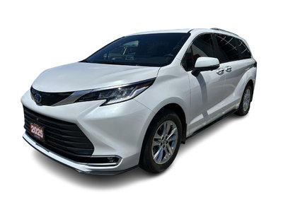 2025 Toyota Sienna Hybrid in Bolton, Ontario