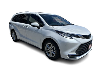 2025 Toyota Sienna Hybrid in Bolton, Ontario