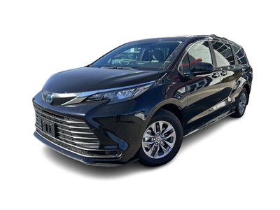 2025 Toyota Sienna Hybrid in Bolton, Ontario