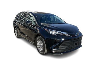 2025 Toyota Sienna Hybrid in Bolton, Ontario