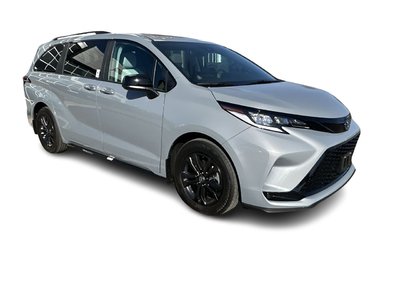2025 Toyota Sienna Hybrid in Bolton, Ontario