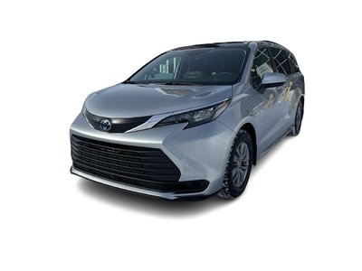 2025 Toyota Sienna Hybrid in Bolton, Ontario