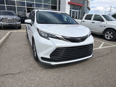 2026 Toyota Sienna Hybrid in Bolton, Ontario