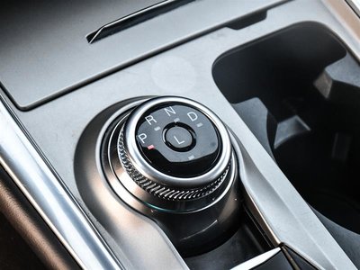 2024 Ford Explorer photo 6