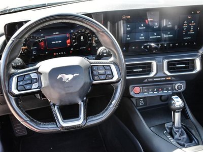 2025 Ford Mustang photo 4