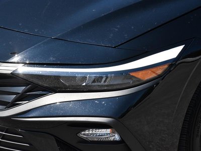 2025 Hyundai Elantra photo 6