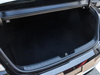 2025 Hyundai Elantra photo 5