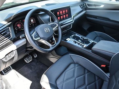 2025 Volkswagen Atlas photo 8