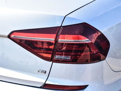 2017 Volkswagen Passat photo 5