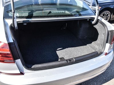 2017 Volkswagen Passat photo 6