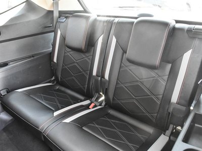 2025 Volkswagen Atlas photo 8