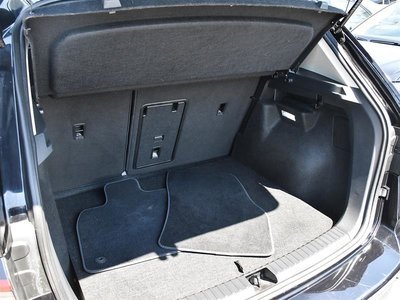2025 Volkswagen Taos photo 8