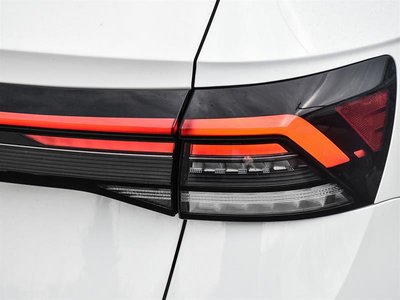 2025 Volkswagen Taos photo 6