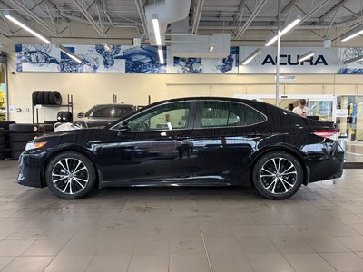 2018 Toyota Camry in North Vancouver, British Columbia