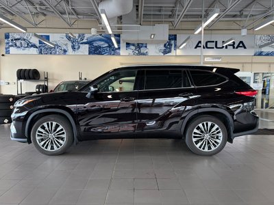 2020 Toyota Highlander in North Vancouver, British Columbia